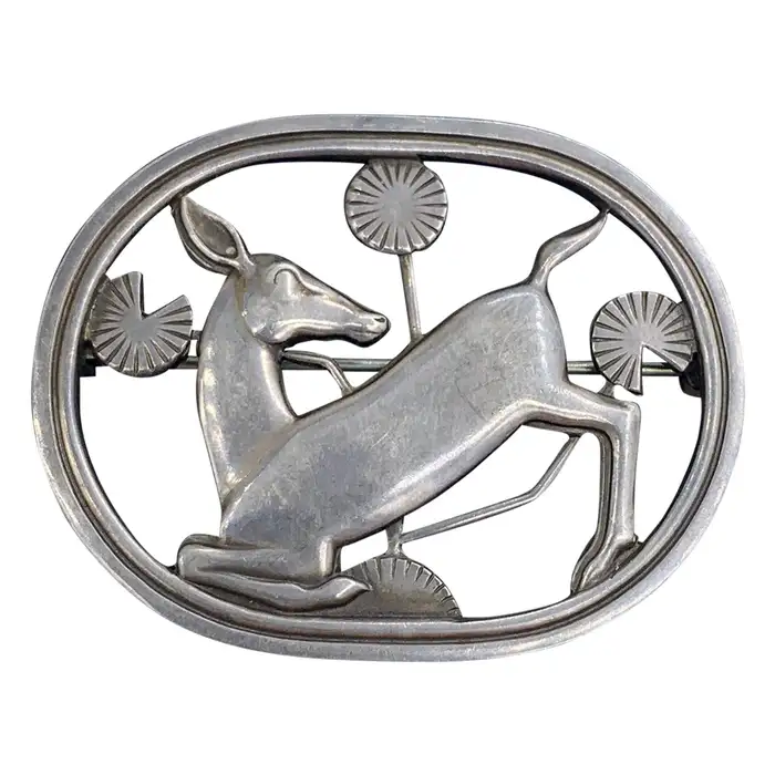 Брошь Georg Jensen Deer, Дания, серебро 256 пробы, дизайн Арно Малиновского.