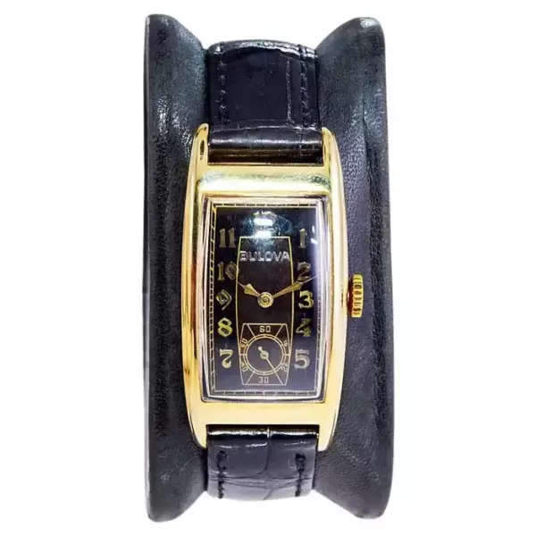 Bulova Наручные ветровые часы в стиле ар деко из желтого золота с ручным управлением. Bulova Наручные ветровые часы в стиле ар деко из желтого золота с ручным управлением.