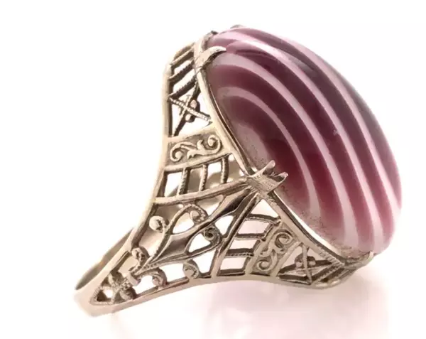 Деко Candy Cane Art Стеклянное коктейльное кольцо Belais Bros 14k Оригинал Антиквариат 1920 х годов. Деко Candy Cane Art Стеклянное коктейльное кольцо Belais Bros 14k Оригинал Антиквариат 1920 х годов.