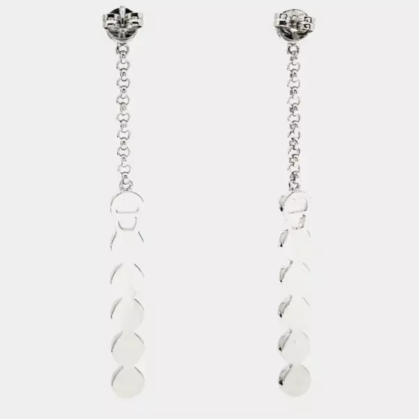 красивые и стильные серьги Aigner идеально подходят как для повседневного повседневного образа, так и для вечернего образа.