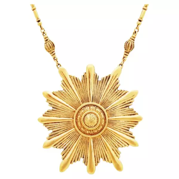 Массивное золотое колье с подвеской в виде солнечных лучей от Accessocraft, 1960 е годыю Массивное золотое колье с подвеской в виде солнечных лучей от Accessocraft, 1960 е годыю