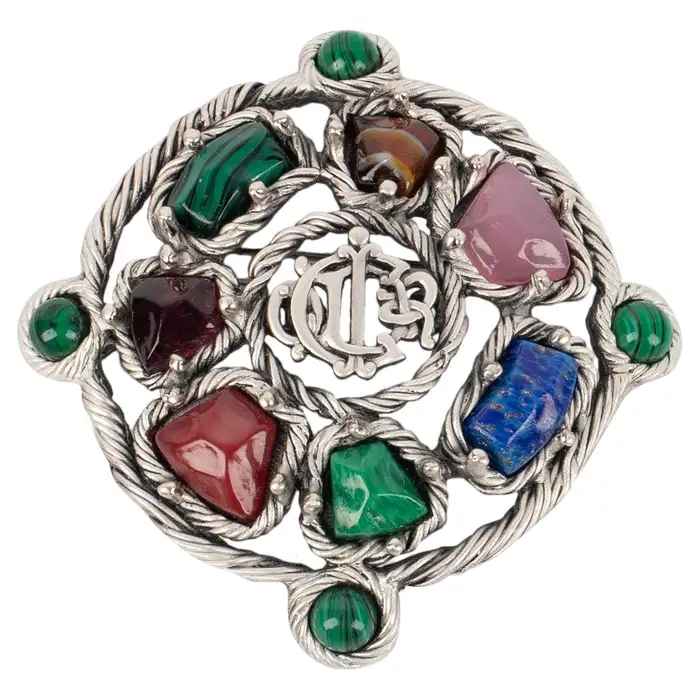 Dior Брошь из серебристого металла, украшенная твердыми камнями.
