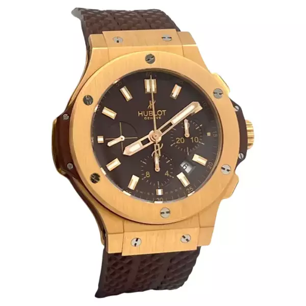 Hublot Big Bang Evolution Корпус диаметром 44 мм из 18 каратного розового золота, безель из 18 каратного розового золота, боковые вставки из композитной смолы шоколадного цвета Hublot Big Bang Evolution Корпус диаметром 44 мм из 18 каратного розового золота, безель из 18 каратного розового золота, боковые вставки из композитной смолы шоколадного цвета