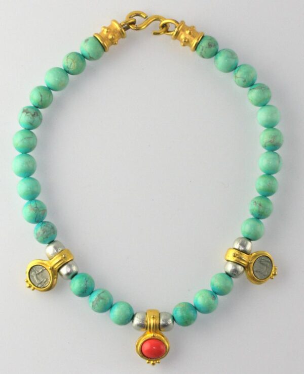 Браслет из бирюзы с подвесками.