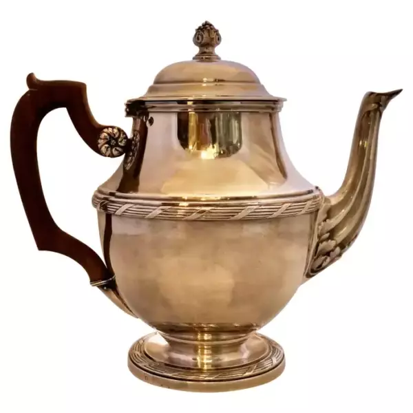 Чайник Жорж Фуке Лапар из стерлингового серебра.