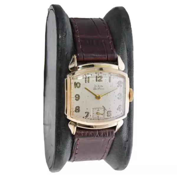 Часы Elgin в стиле ар деко из желтого золота с оригинальным циферблатом 1940 х годов.