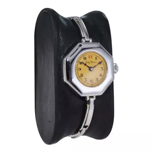 Часы Racine от Gallet & Co. из стерлингового серебра с оригинальным браслетом 1915 года.