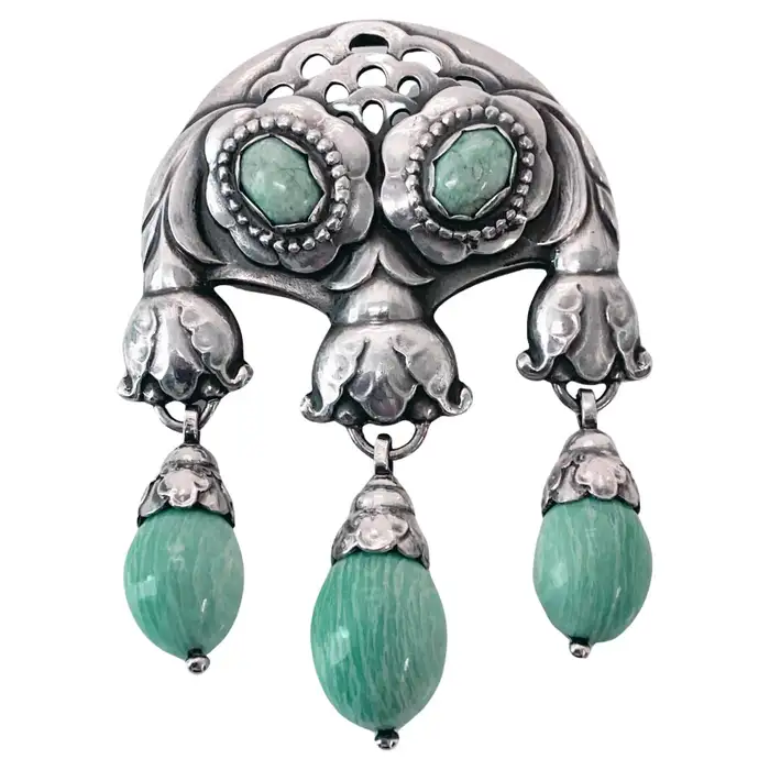 Georg Jensen - талантливый серебряный мастер Георг Йенсен, большая редкая дизайнерская серебряная брошь мастера с амазонитом, около 1933 года.