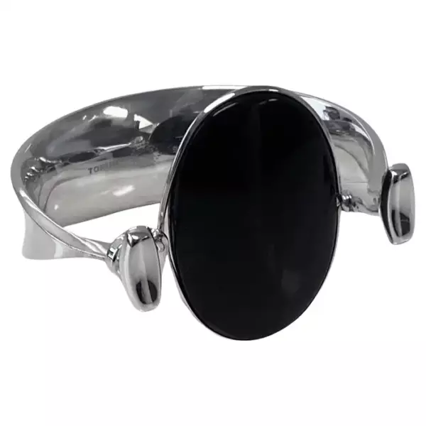 Georg Jensen Браслет Vivianna Torun с ониксом № 203A, около 1969 г. Georg Jensen Браслет Vivianna Torun с ониксом № 203A, около 1969 г.