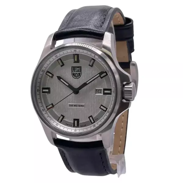 Эти кварцевые мужские часы Luminox Dress Field ни разу не носили и не использовались. В комплекте оригинальная коробка и карта подлинности. Эти кварцевые мужские часы Luminox Dress Field ни разу не носили и не использовались. В комплекте оригинальная коробка и карта подлинности.