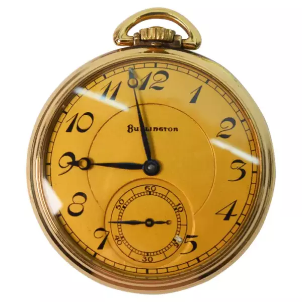 Карманные часы с дисплеем на задней панели Illinois Watch Company.