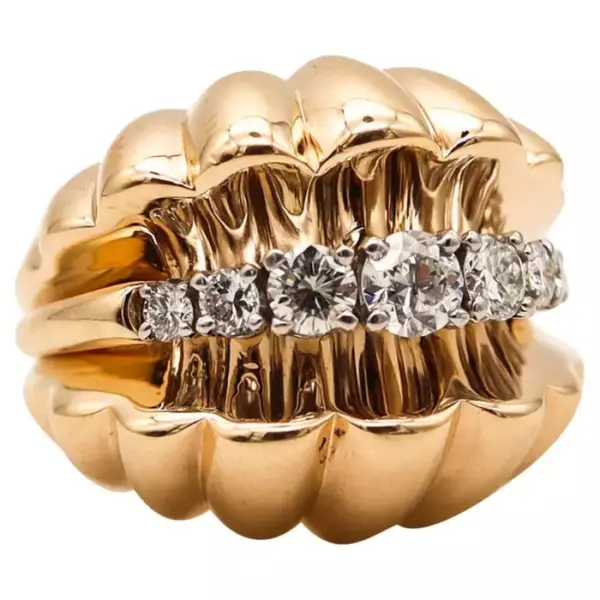 Коктейльное кольцо NEIMAN MARCUS 1950 из 18 каратного золота с бриллиантами 1,05 карата VS. Коктейльное кольцо NEIMAN MARCUS 1950 из 18 каратного золота с бриллиантами 1,05 карата VS.