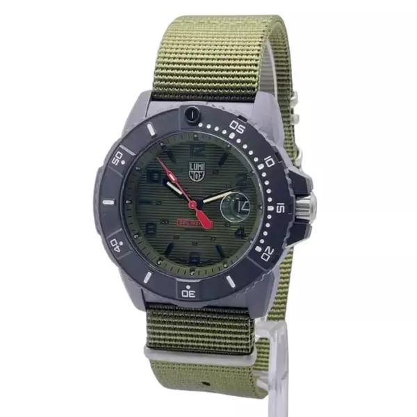 Luminox Navy Seal Carbonox Кварцевые мужские часы с зеленым циферблатом XS.3617.Сентябрь. Luminox Navy Seal Carbonox Кварцевые мужские часы с зеленым циферблатом XS.3617.Сентябрь.
