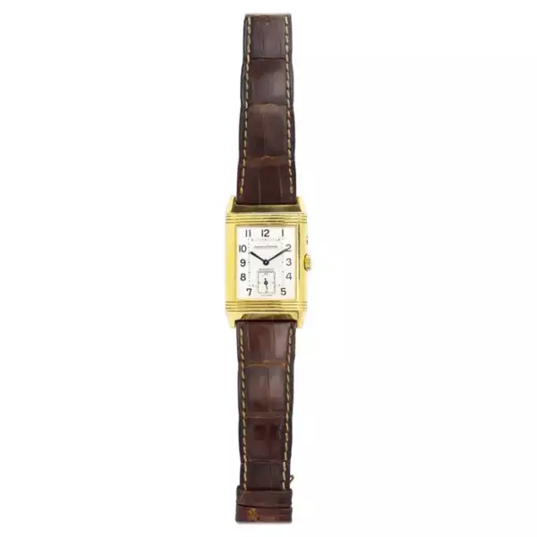 Эти часы Reverso из 18 каратного золота «день и ночь» от Jaeger LeCoultre, пожалуй, являются одними из самых знаковых часовых моделей 20 го века. Эти часы Reverso из 18 каратного золота «день и ночь» от Jaeger LeCoultre, пожалуй, являются одними из самых знаковых часовых моделей 20 го века.