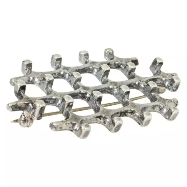 Серебряная брошь Марианны Берг для Uni David Andersen.