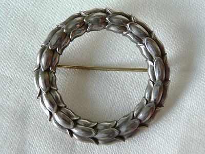 Georg Jensen #301 Брошь булавка с цветочным мотивом из стерлингового серебра от Sigvard Bernadotte.