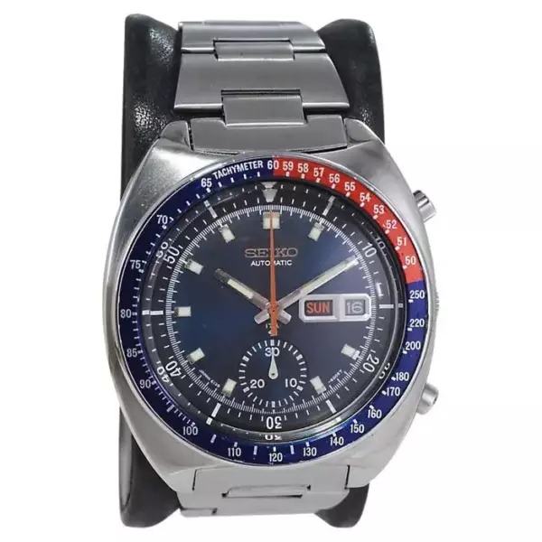 Хронограф Seiko из нержавеющей стали с датой и датой, 1990 е годы.