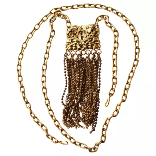 Ожерелье с подвеской Yves Saint Laurent, пояс с филигранными цепочками с цветочным принтом Roger Scemama. Ожерелье с подвеской Yves Saint Laurent, пояс с филигранными цепочками с цветочным принтом Roger Scemama.