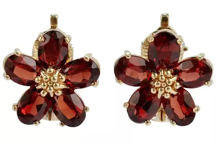 Серьги клипсы Raymond Yard с цветком из 14 каратного золота и граната.