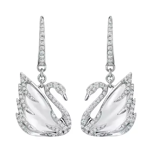 СЕРЬГИ SWAROVSKI FAITHFUL SWAN. Удивительное выражение лебедя символизирует чистоту любви. СЕРЬГИ SWAROVSKI FAITHFUL SWAN. Удивительное выражение лебедя символизирует чистоту любви.