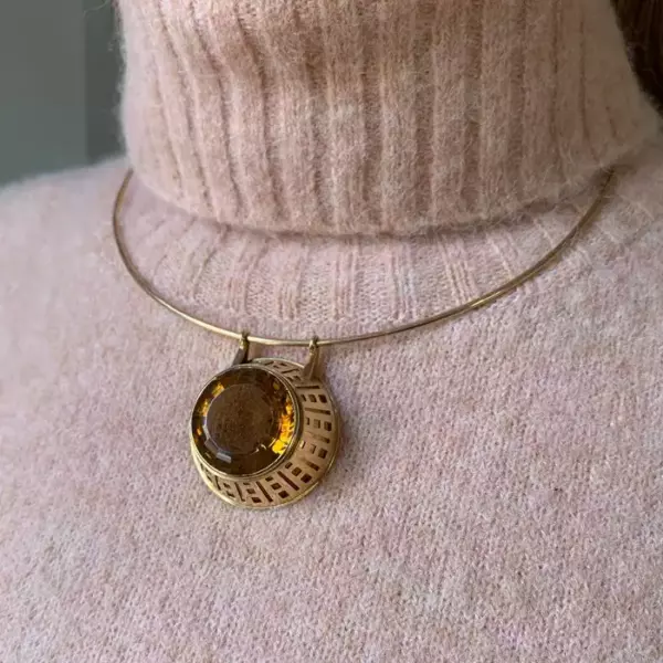 Сигурд Перссон, скандинавское, модернистское колье с цитрином и золотом, 1960 г. Сигурд Перссон, скандинавское, модернистское колье с цитрином и золотом, 1960 г.