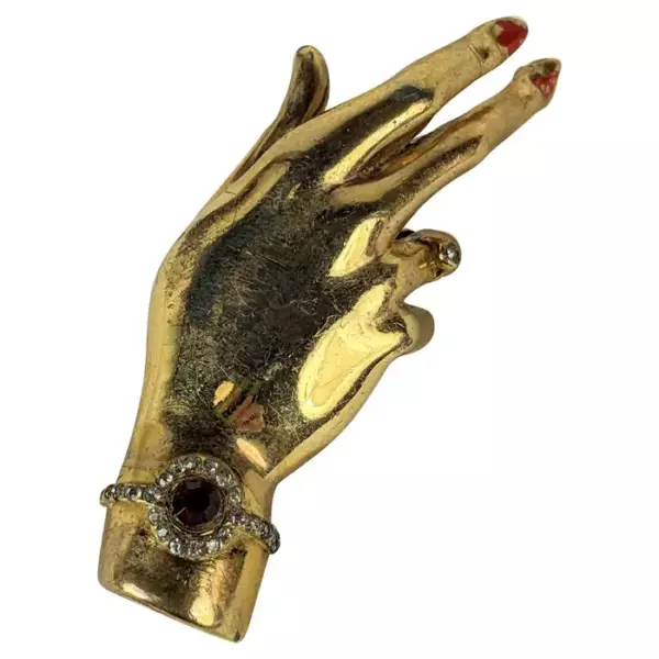 Удивительная редкая позолоченная брошь Silson Art Deco Corsage Hand Brooch 1940 х годов с браслетом из драгоценных камней, эмалированными ногтями и обручальным кольцом.
