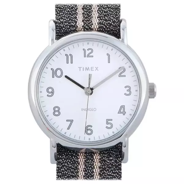 Часы Timex Weekender с серым металлическим ремешком TW2R92200. Часы Timex Weekender с серым металлическим ремешком TW2R92200.
