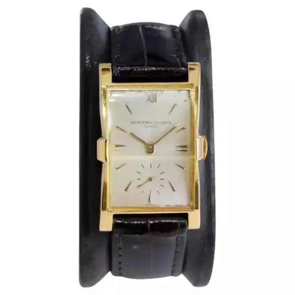 Часы Vacheron & Constantin из желтого золота в стиле ар деко с ручным заводом. Часы Vacheron & Constantin из желтого золота в стиле ар деко с ручным заводом.