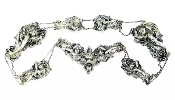 Ремень из 8 фигурных элементов в стиле ар нуво от William B. Kerr Silver Company.