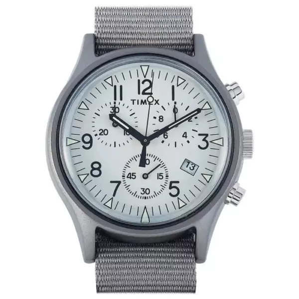 Timex MK1 Кварцевые часы с алюминиевым хронографом TW2T10900. Timex MK1 Кварцевые часы с алюминиевым хронографом TW2T10900.